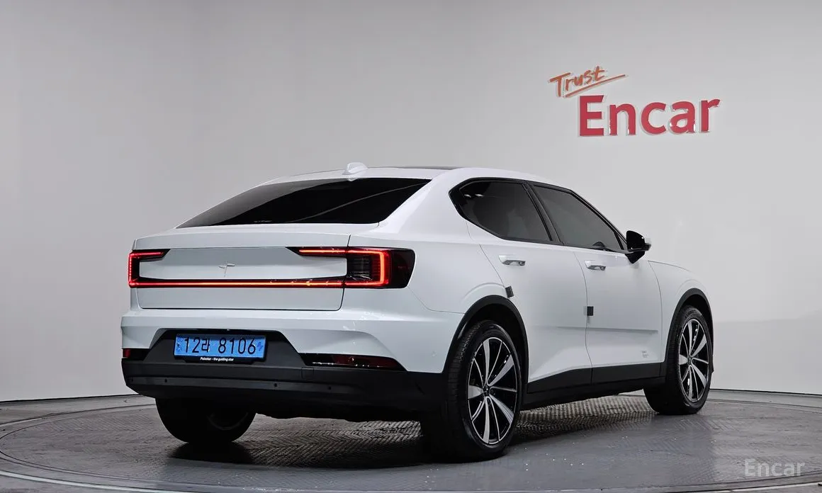 Фото 2 - Polestar 2