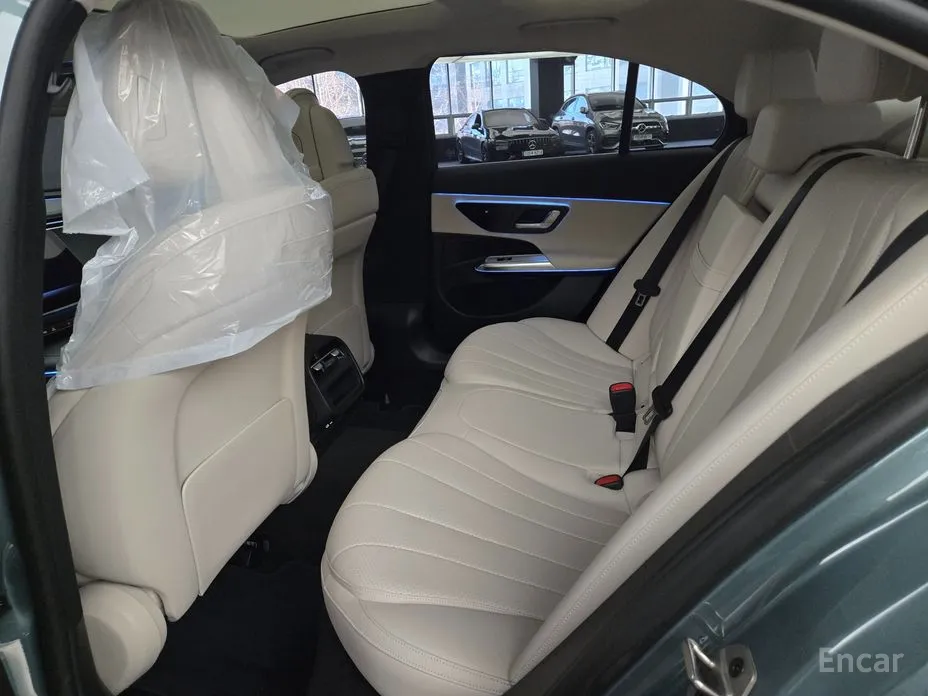 Фото 10 - Mercedes-Benz E-Class