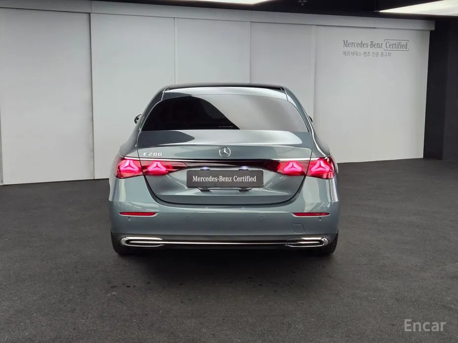 Фото 4 - Mercedes-Benz E-Class