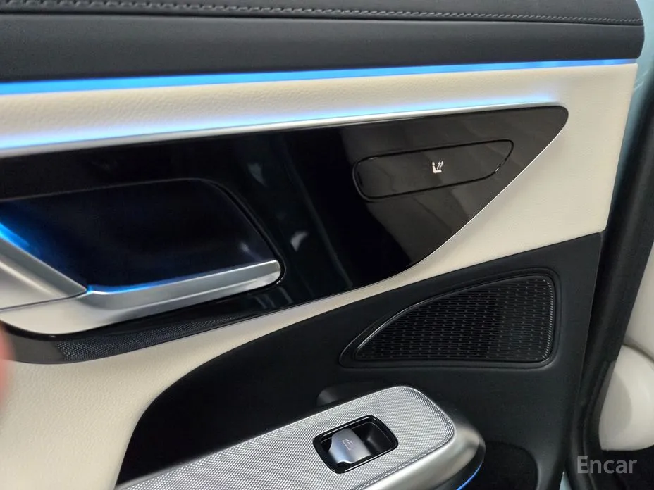 Фото 9 - Mercedes-Benz E-Class