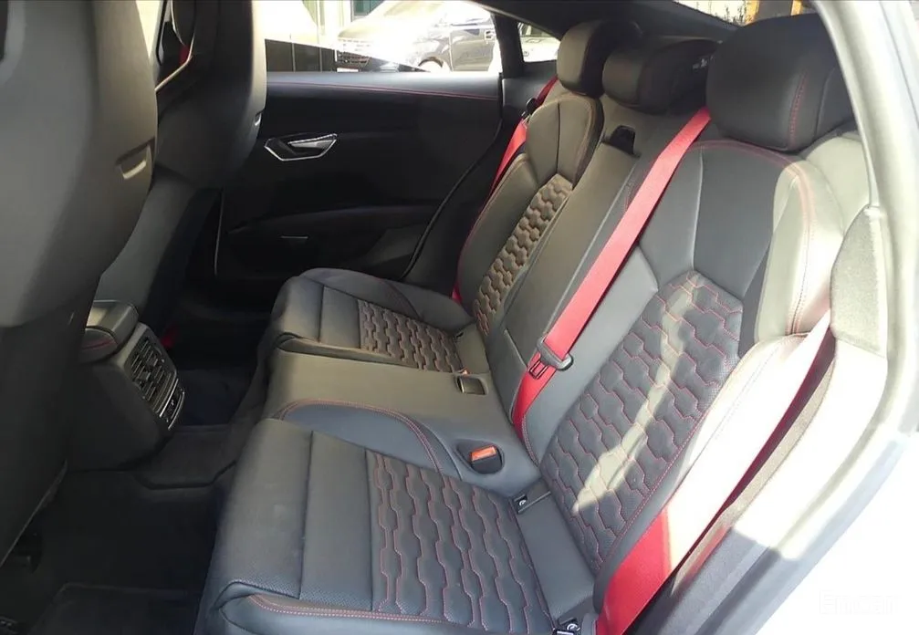 Фото 19 - Audi RS e-tron GT