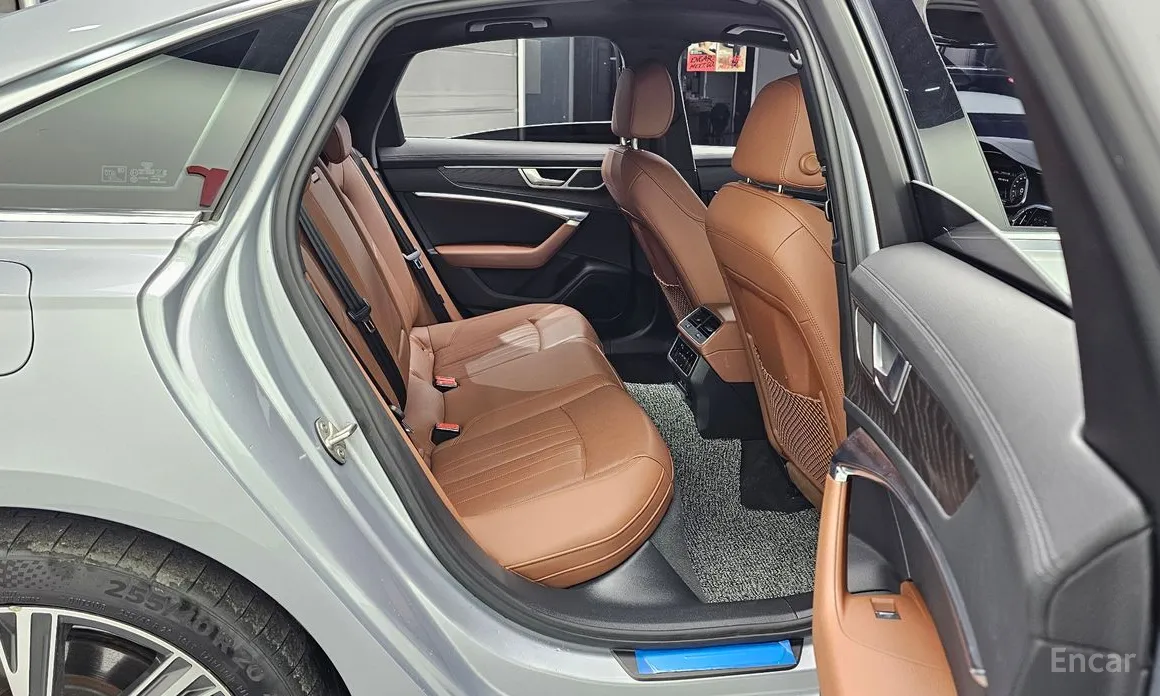 Фото 12 - Audi A6