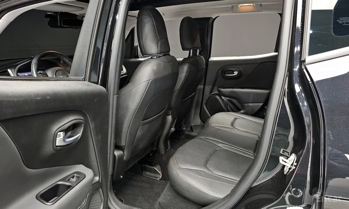 Фото 10 - Jeep Renegade