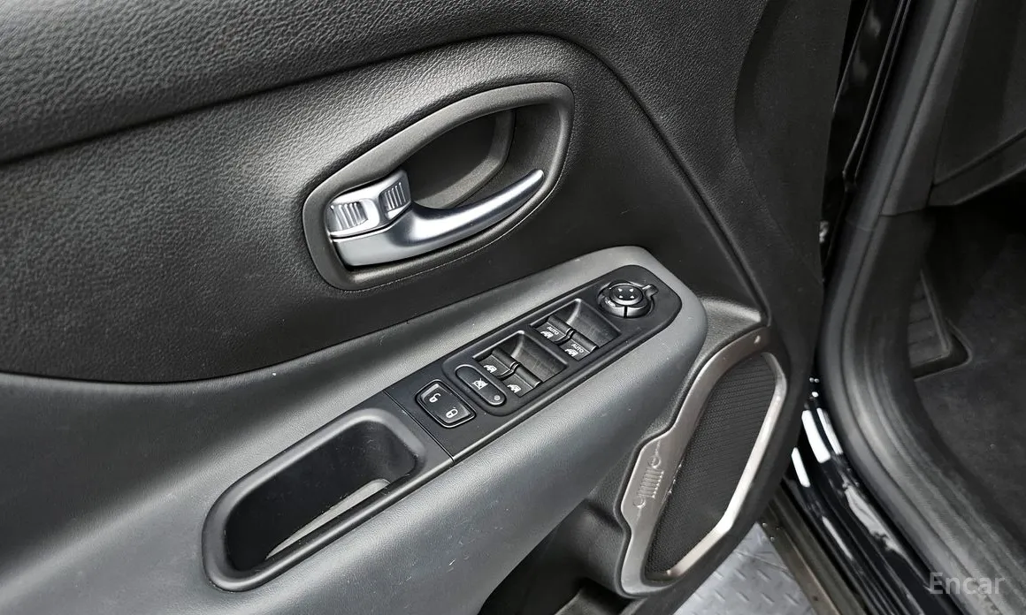 Фото 18 - Jeep Renegade