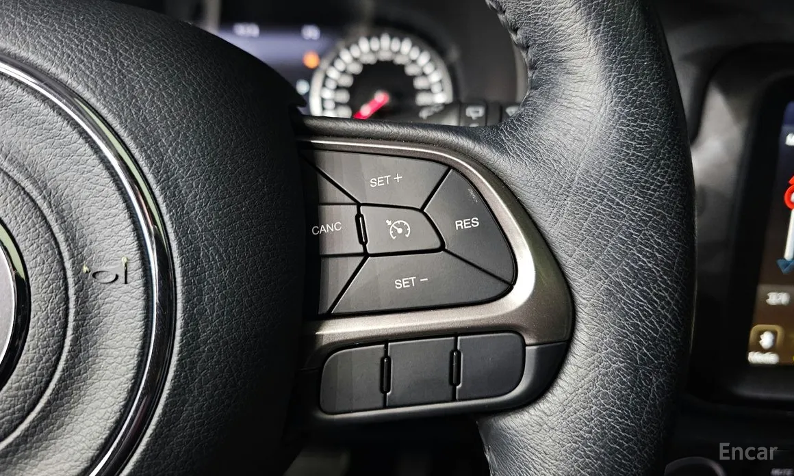 Фото 19 - Jeep Renegade