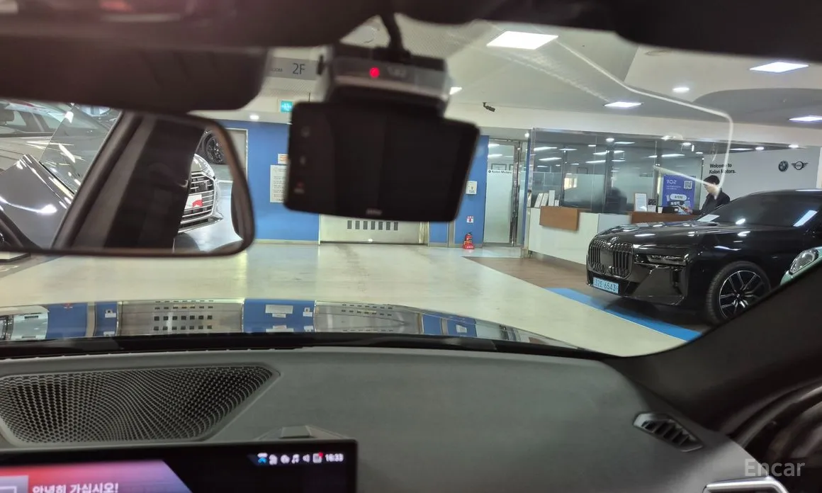 Фото 20 - BMW i4