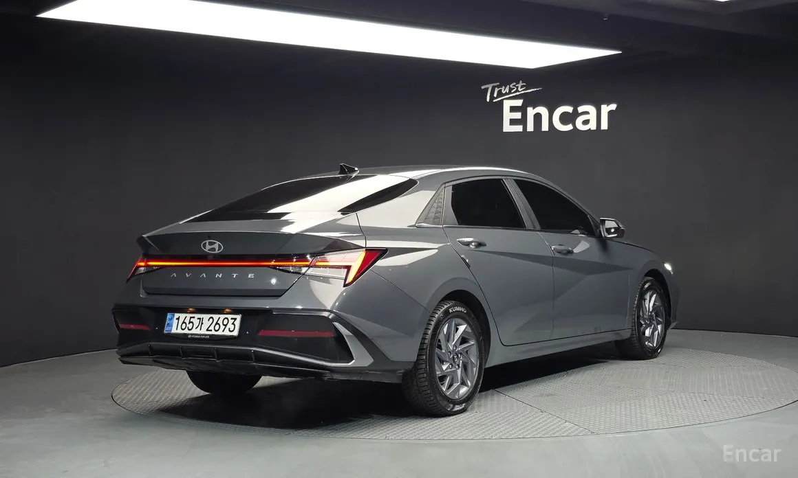 Фото 2 - Hyundai Avante