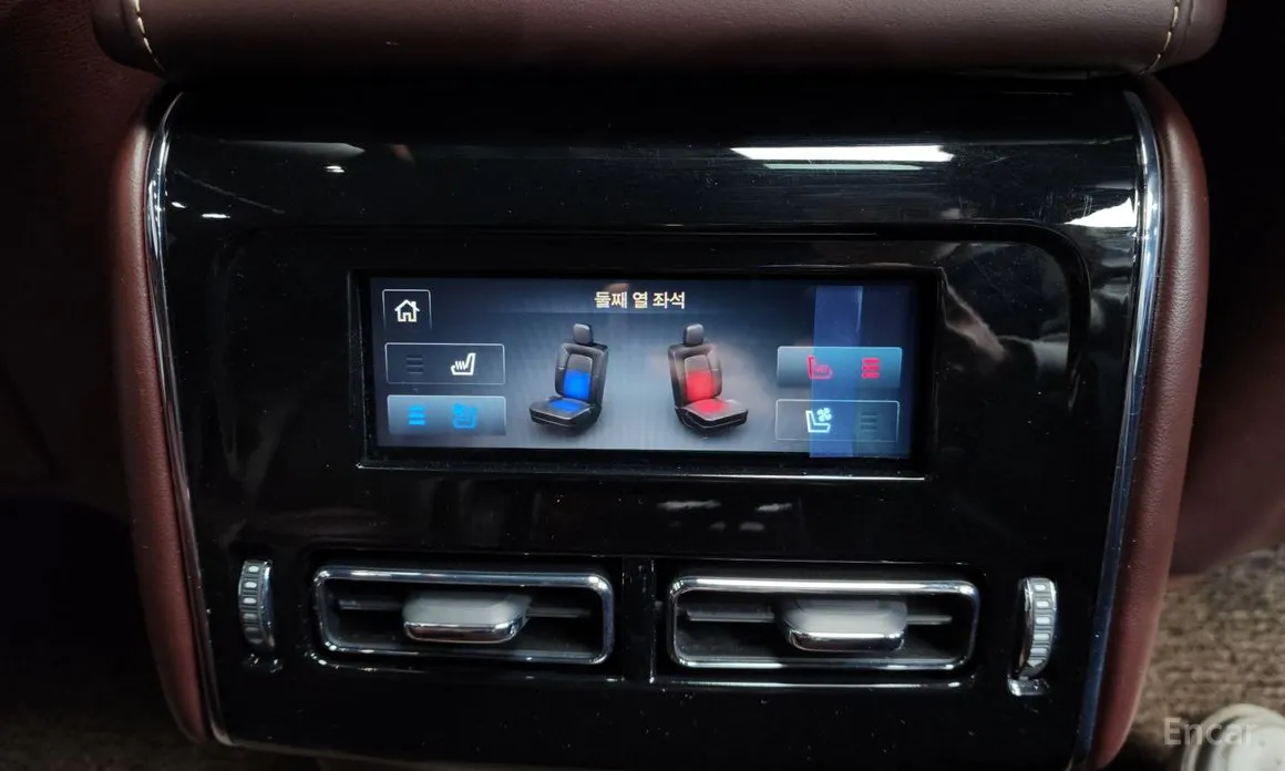 Фото 18 - Lincoln Aviator