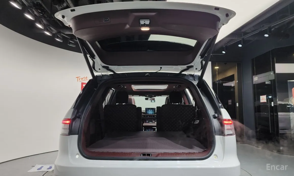 Фото 20 - Lincoln Aviator