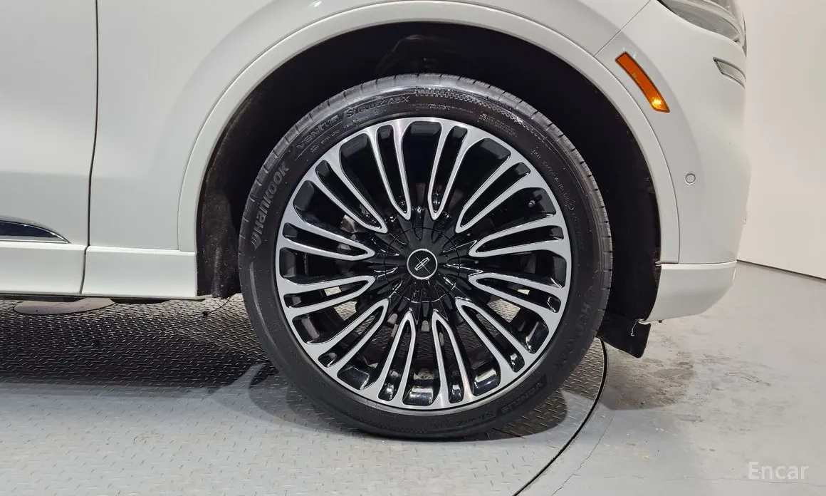 Фото 5 - Lincoln Aviator