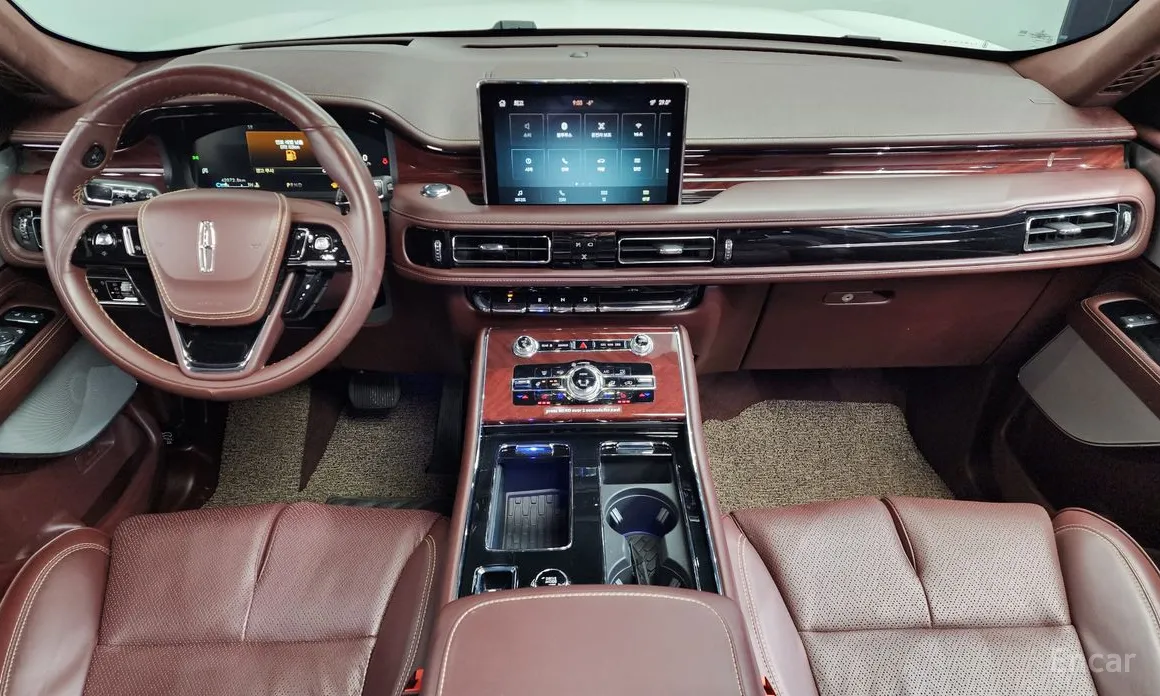 Фото 7 - Lincoln Aviator