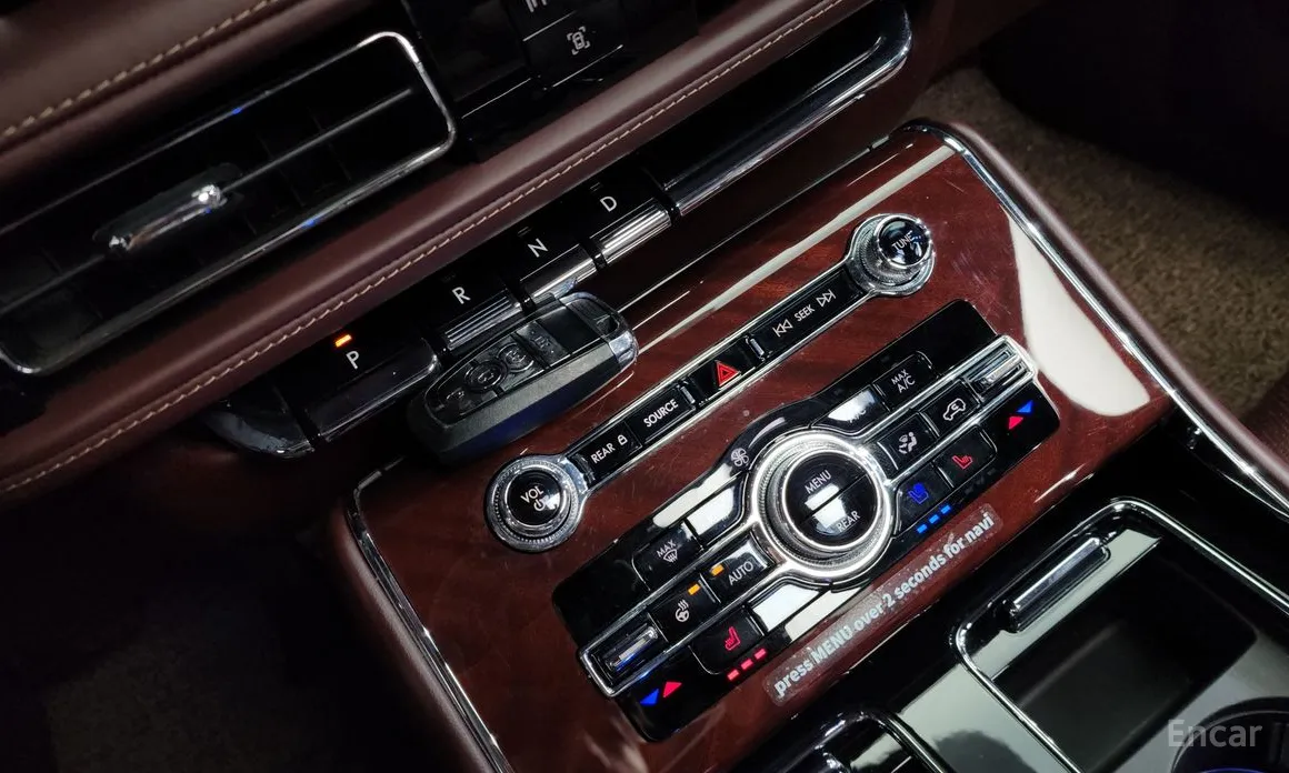 Фото 9 - Lincoln Aviator