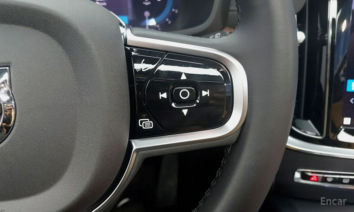 Фото 12 - Volvo V60