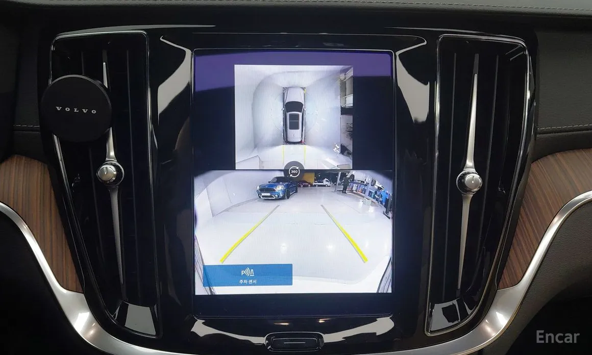 Фото 14 - Volvo V60