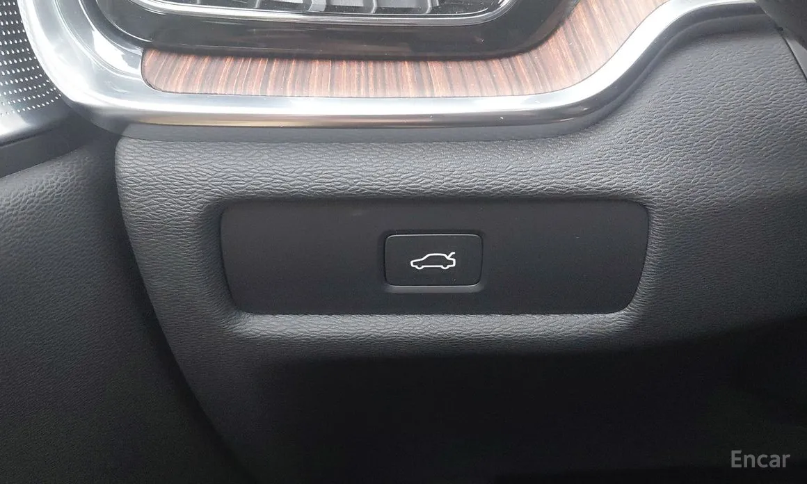 Фото 16 - Volvo V60