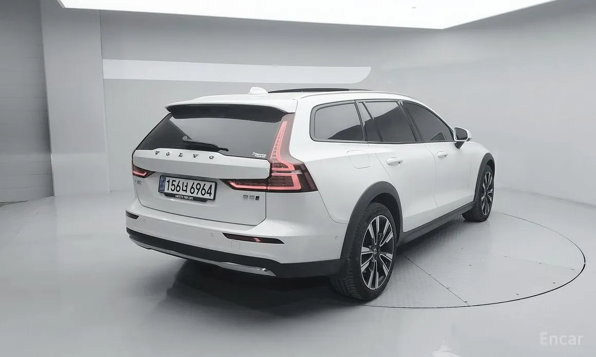 Фото 2 - Volvo V60