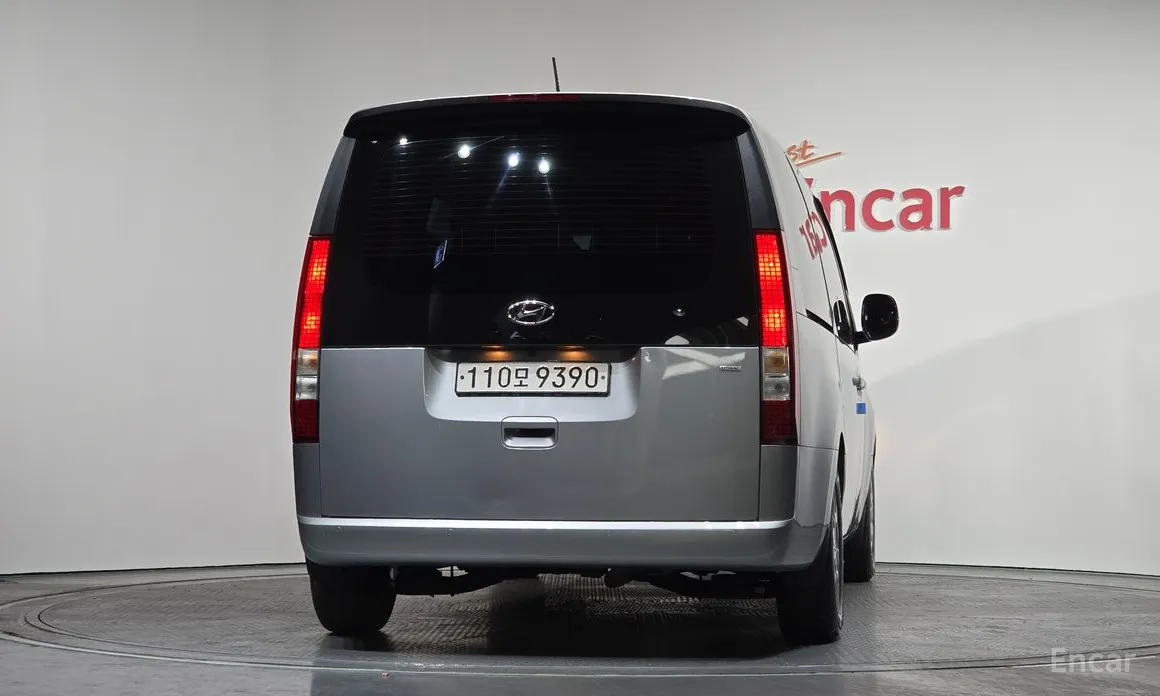 Фото 4 - Hyundai Staria