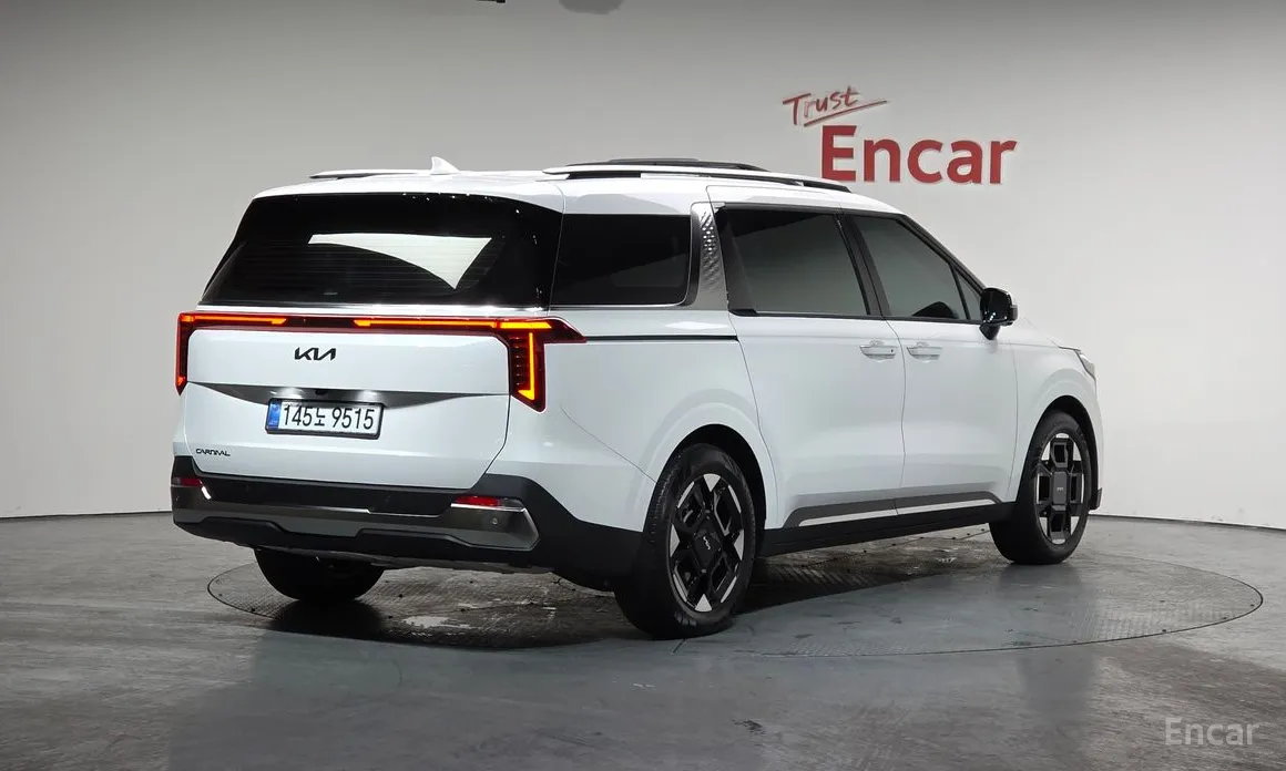 Фото 2 - Kia Carnival