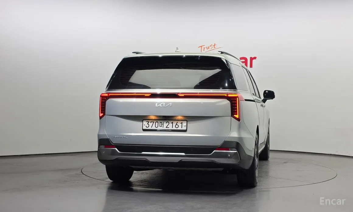 Фото 4 - Kia Carnival