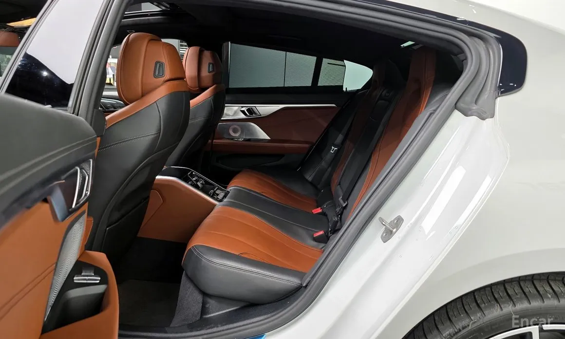 Фото 12 - BMW 8 Series