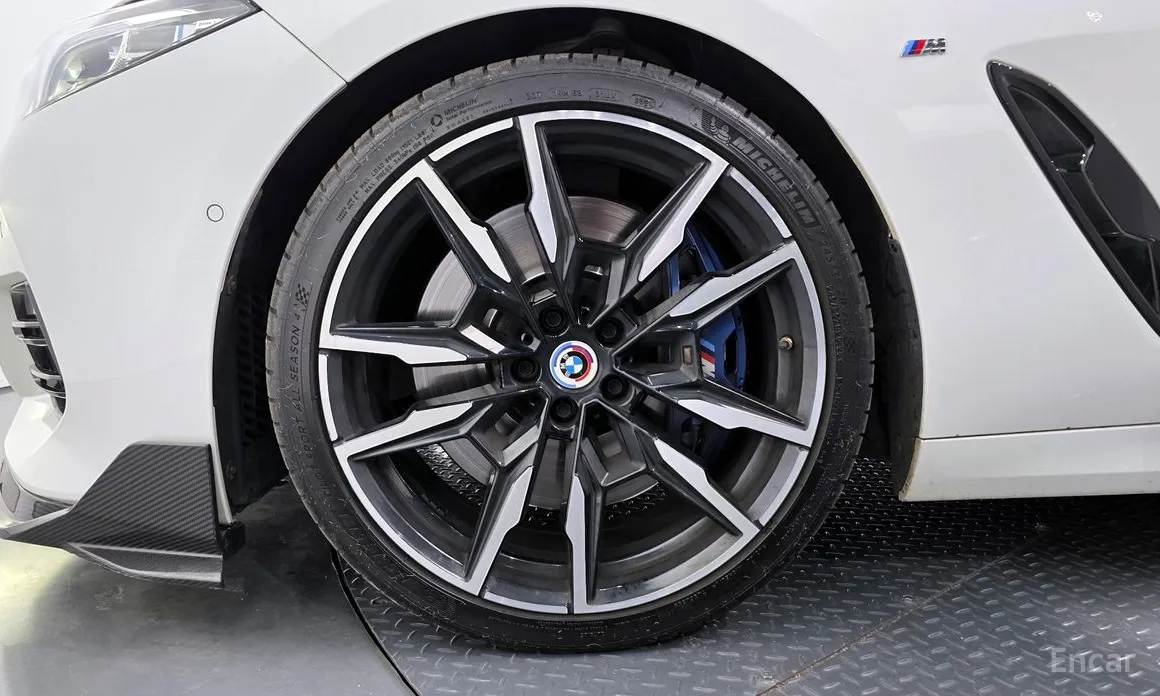 Фото 5 - BMW 8 Series