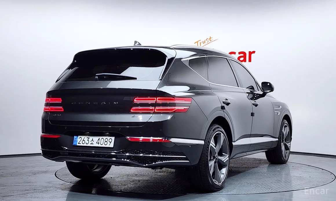 Фото 2 - Genesis GV80