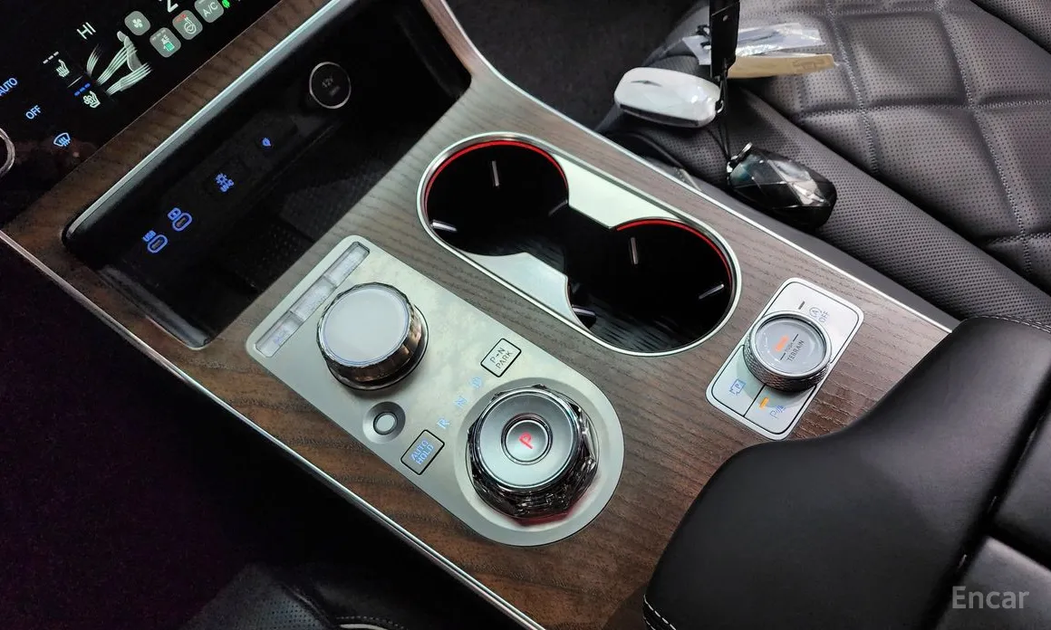 Фото 9 - Genesis GV80