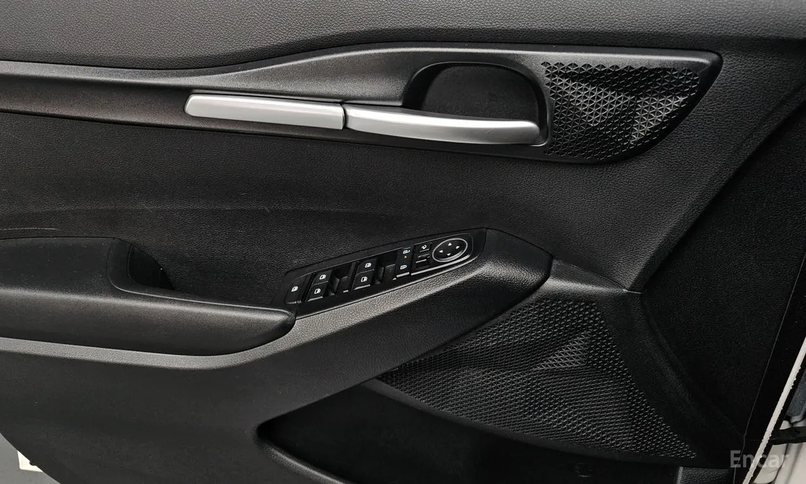 Фото 17 - Kia Seltos