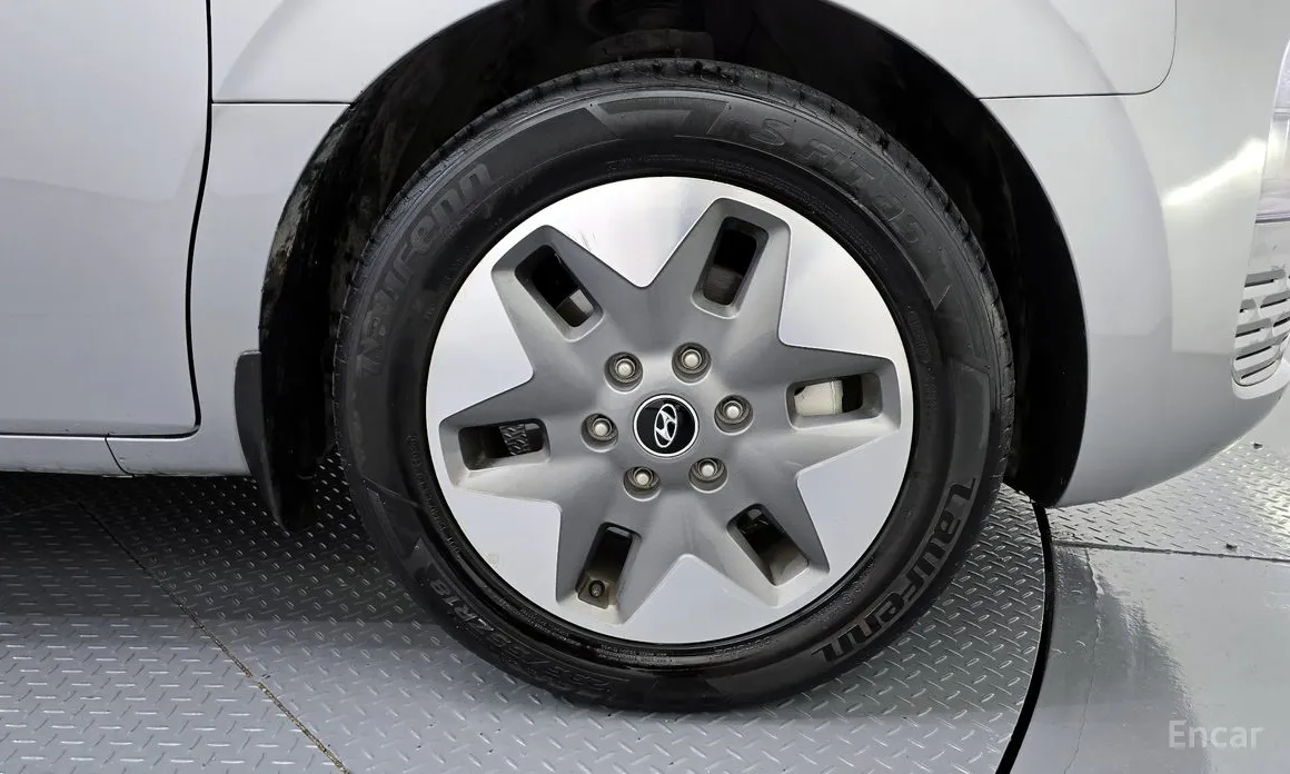 Фото 5 - Hyundai Staria