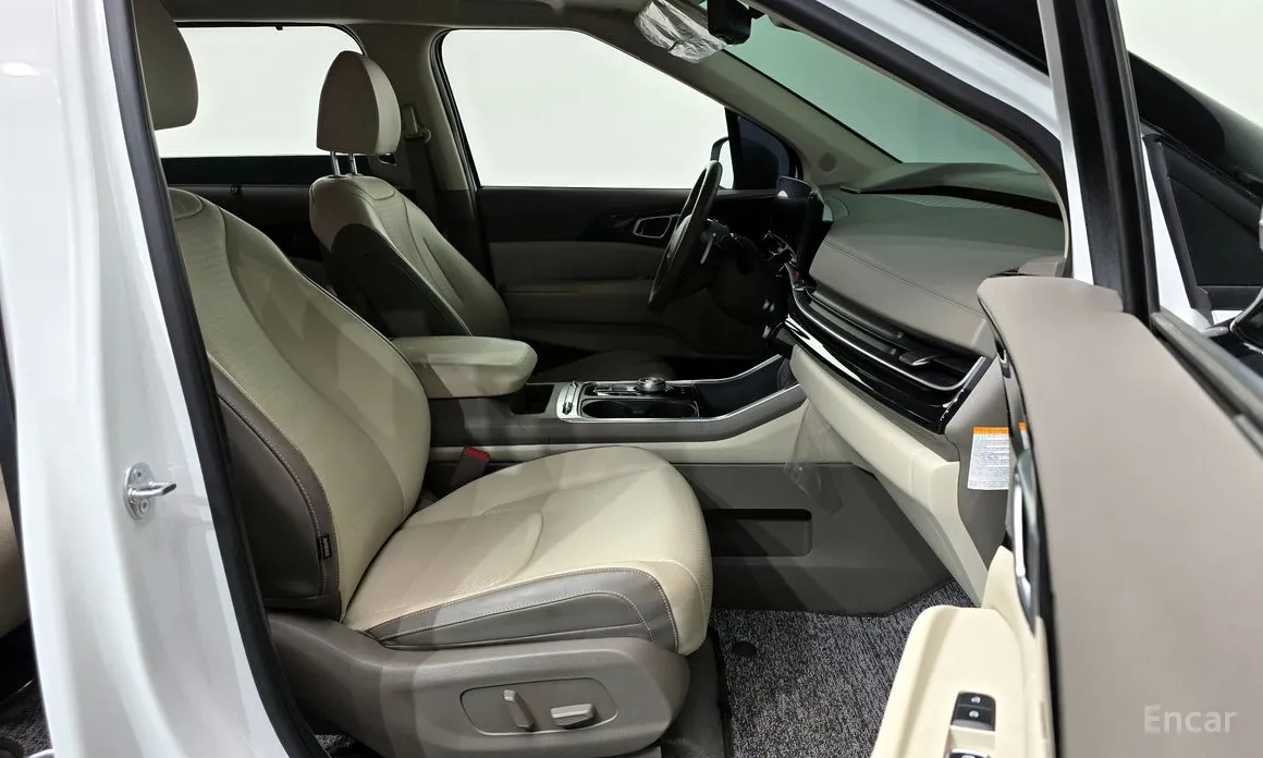 Фото 11 - Kia Carnival