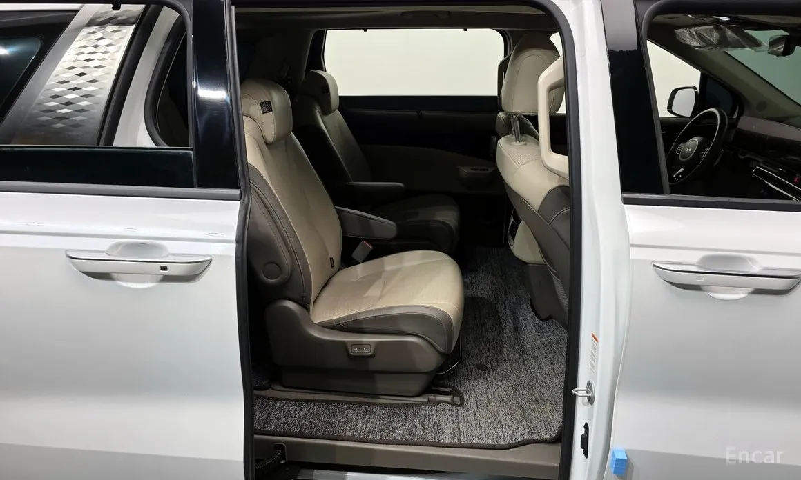 Фото 12 - Kia Carnival