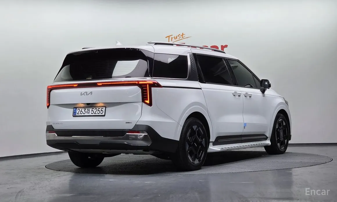 Фото 2 - Kia Carnival