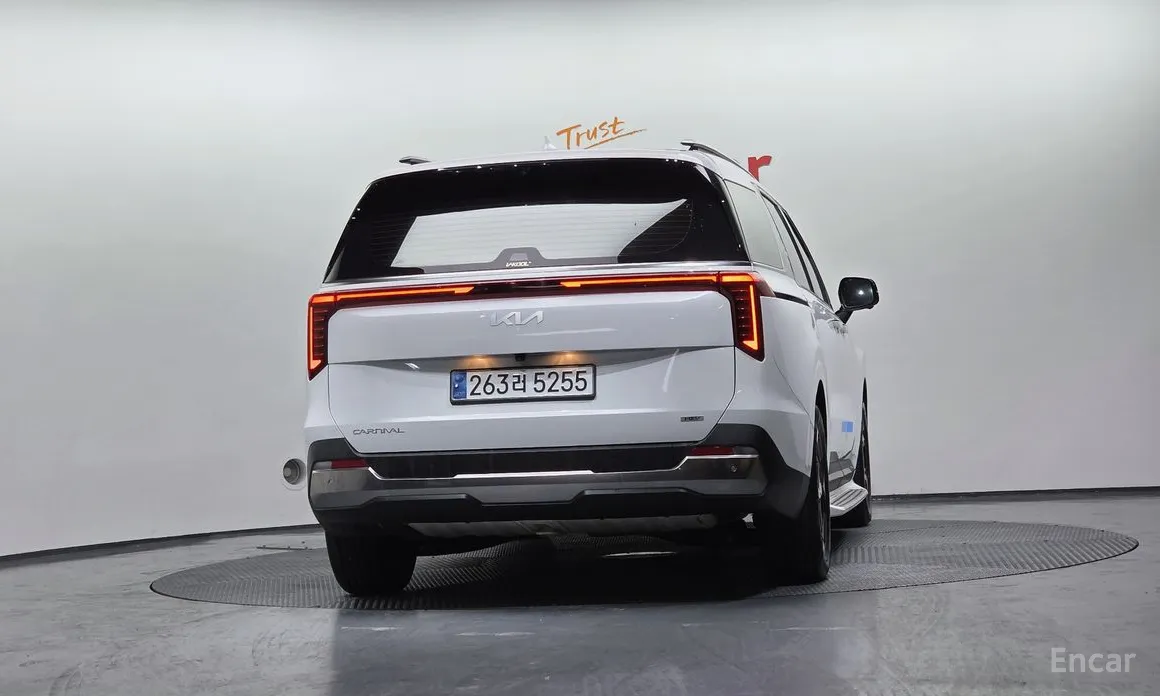 Фото 4 - Kia Carnival