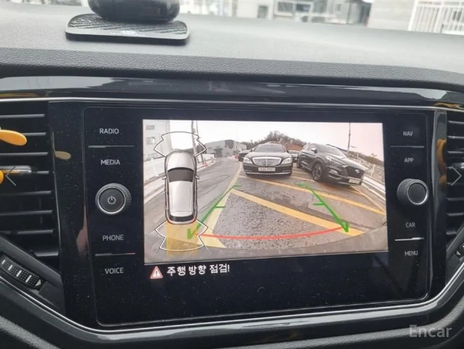 Фото 5 - Volkswagen T-Roc