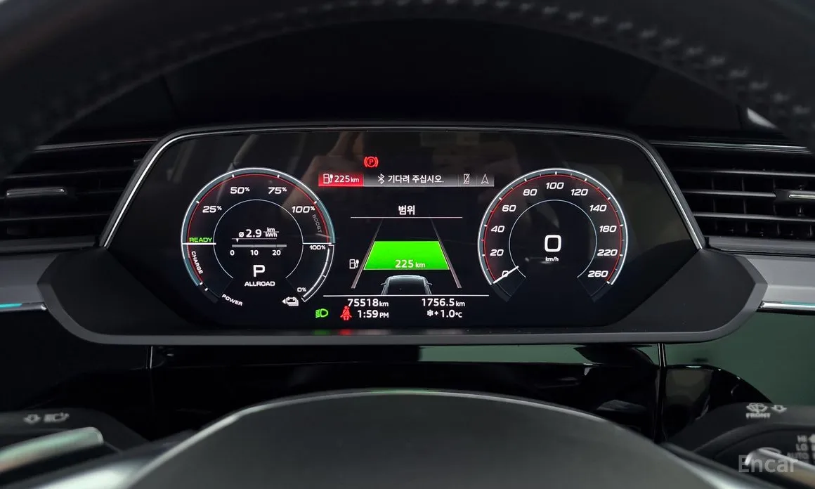 Фото 8 - Audi e-tron