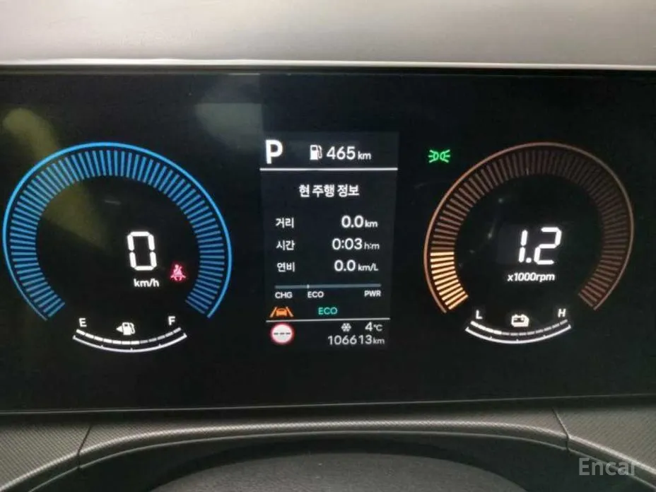 Фото 10 - Hyundai Santa Fe