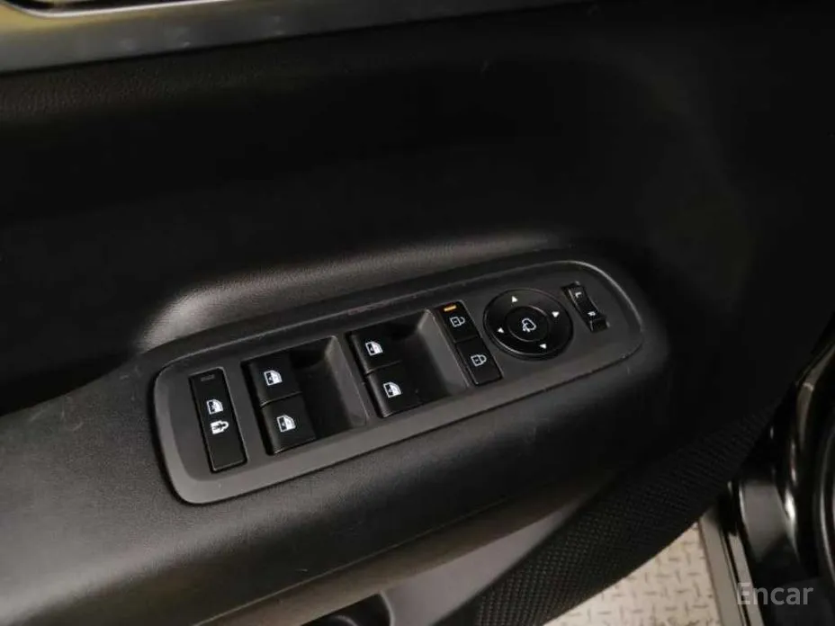 Фото 9 - Hyundai Santa Fe