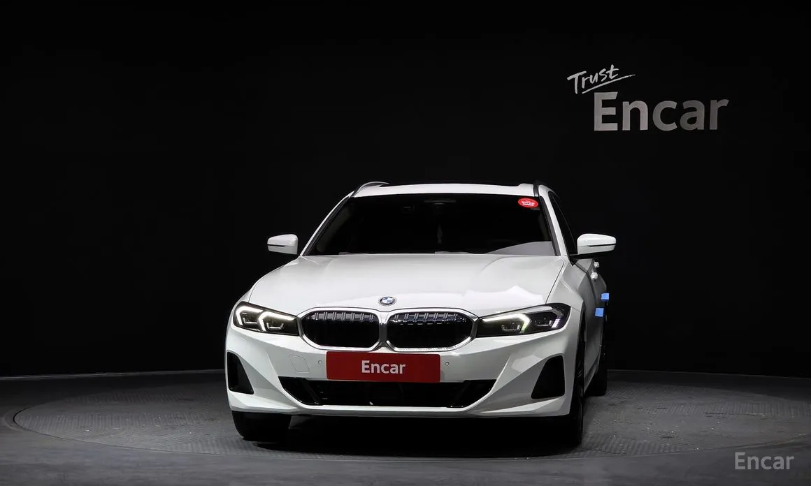 Photo 3 - BMW 3 Series