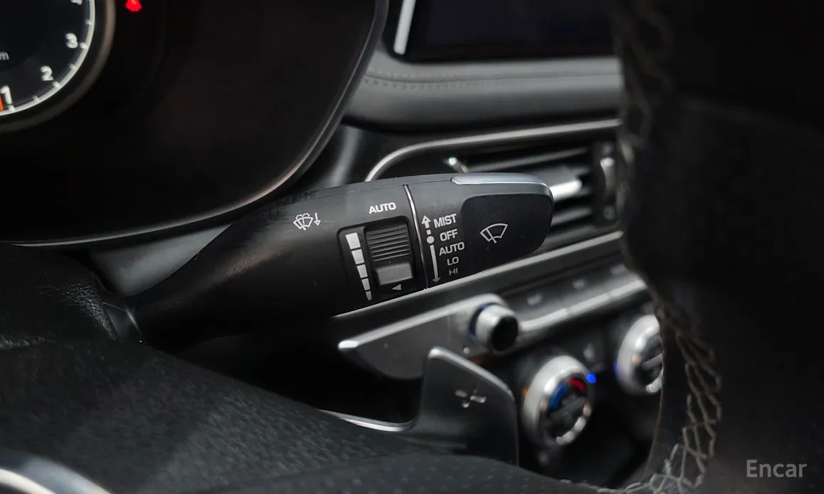 Фото 16 - Genesis G70