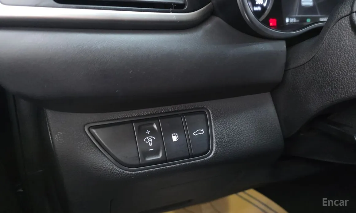 Фото 17 - Genesis G70