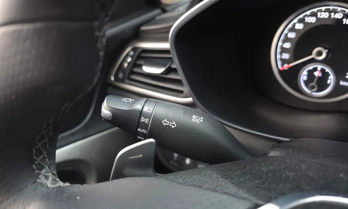 Фото 18 - Genesis G70