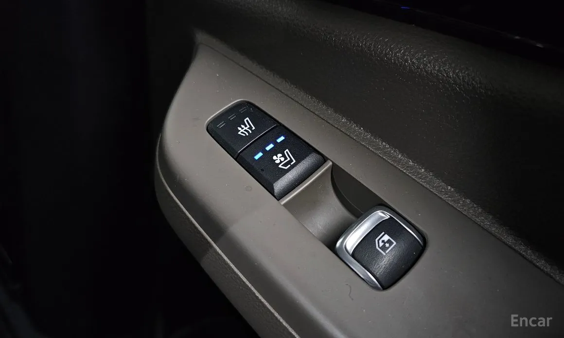 Фото 18 - Kia Carnival