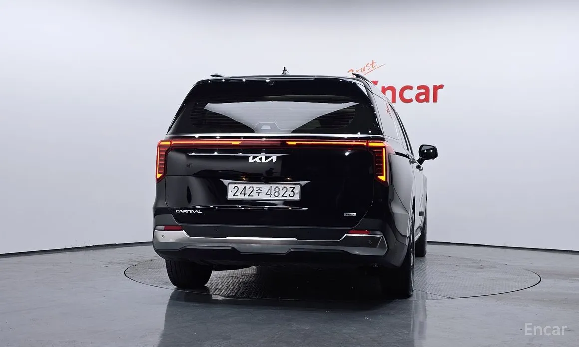 Фото 4 - Kia Carnival