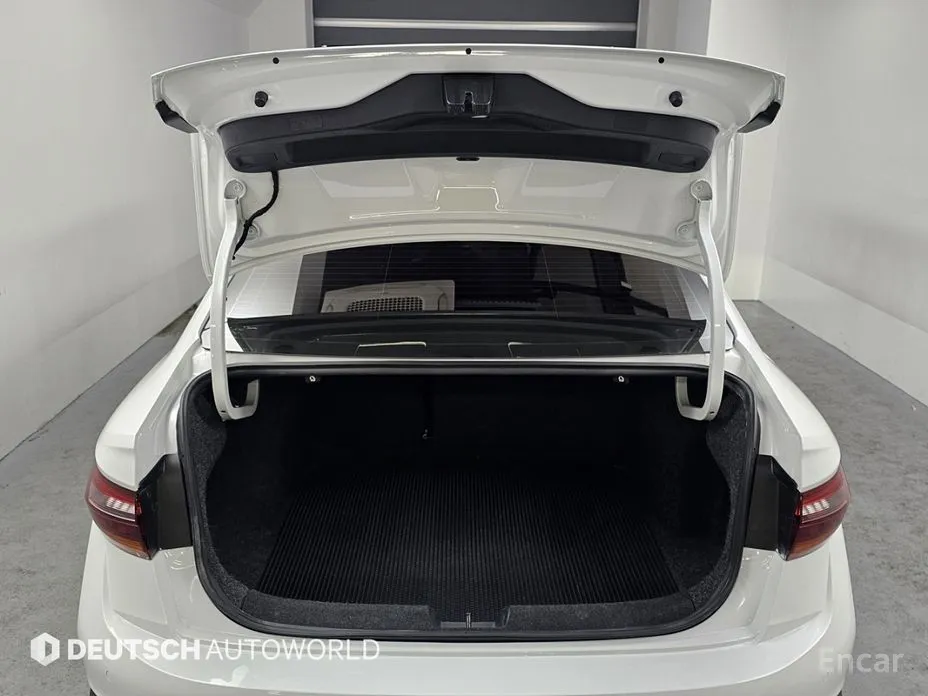 Фото 20 - Volkswagen Jetta