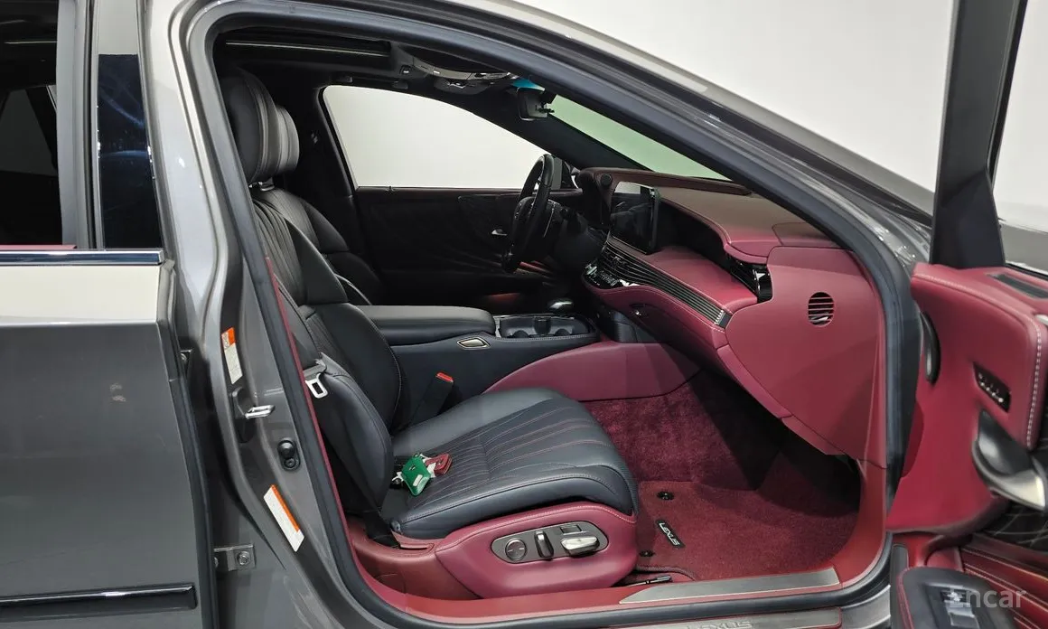 Фото 11 - Lexus LS