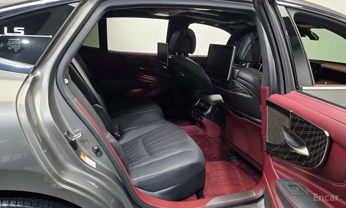 Фото 12 - Lexus LS