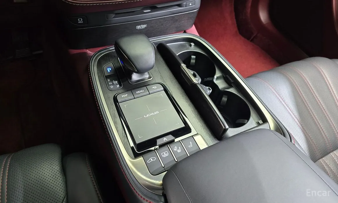 Фото 9 - Lexus LS