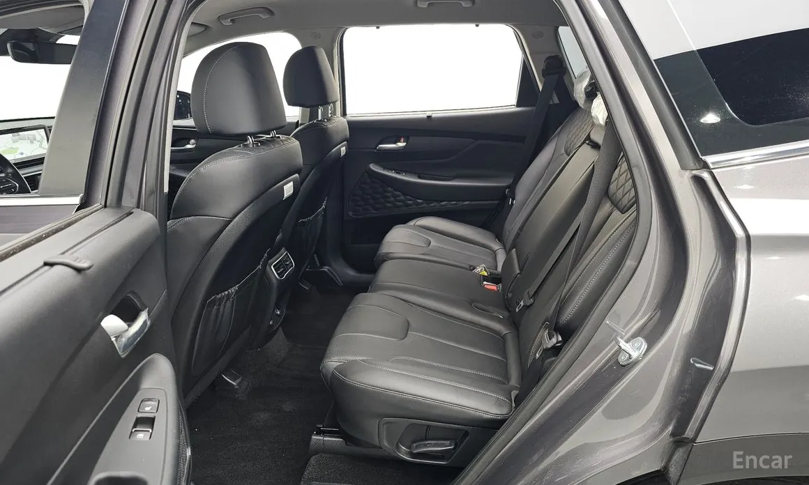 Фото 12 - Hyundai Santa Fe