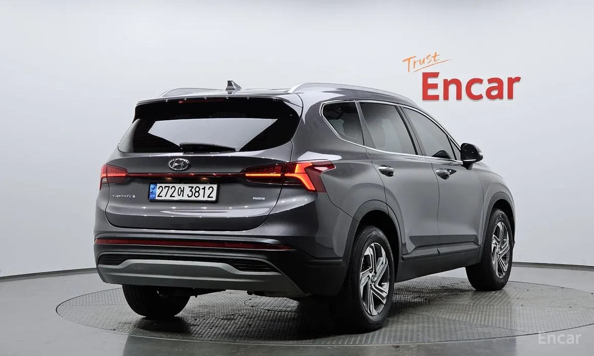 Фото 2 - Hyundai Santa Fe