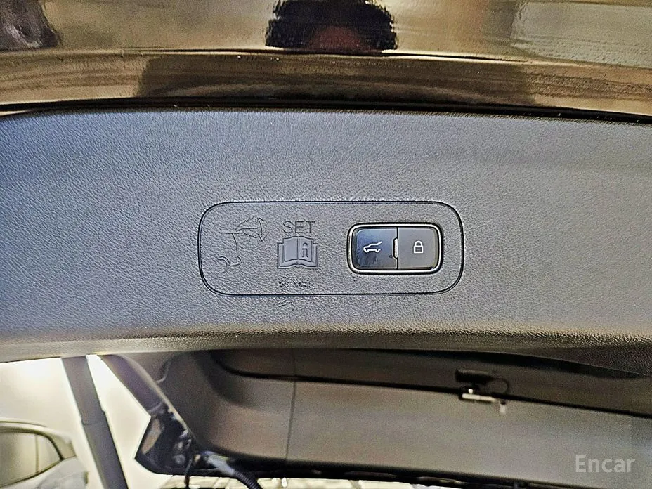 Фото 19 - Lincoln Aviator